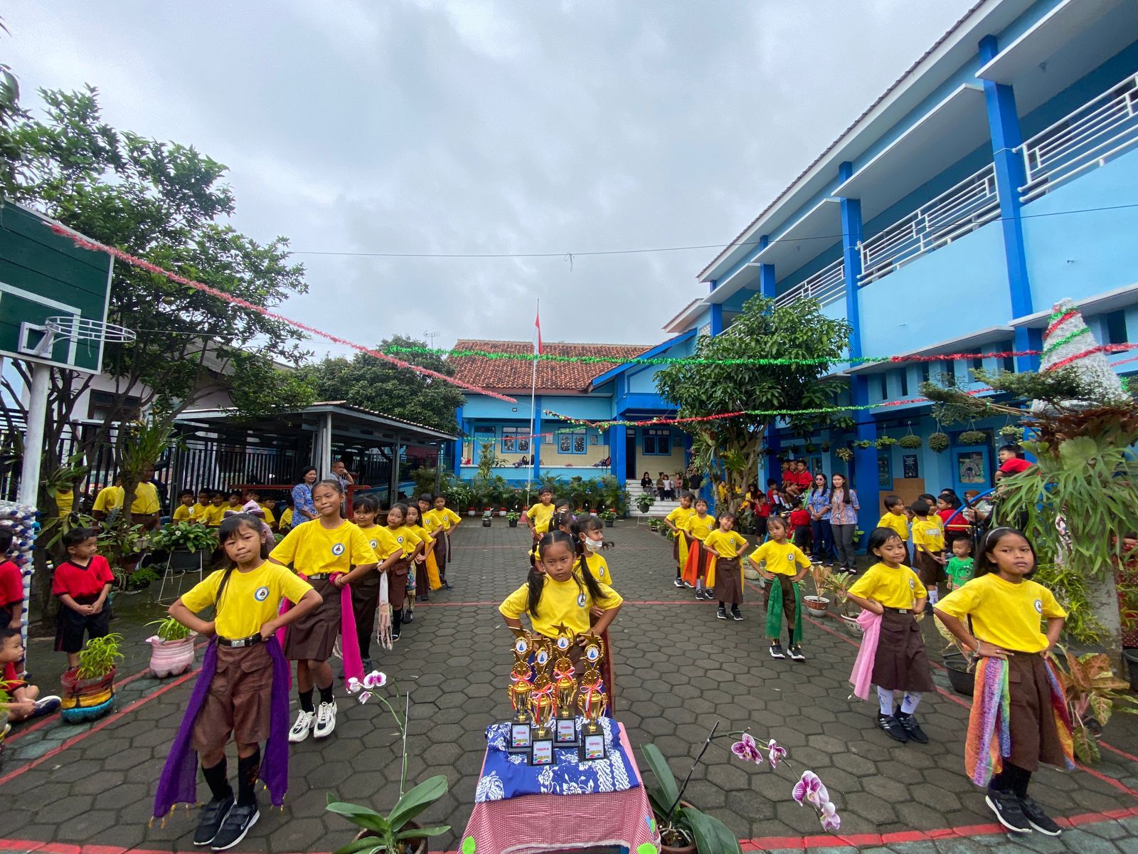 Menari